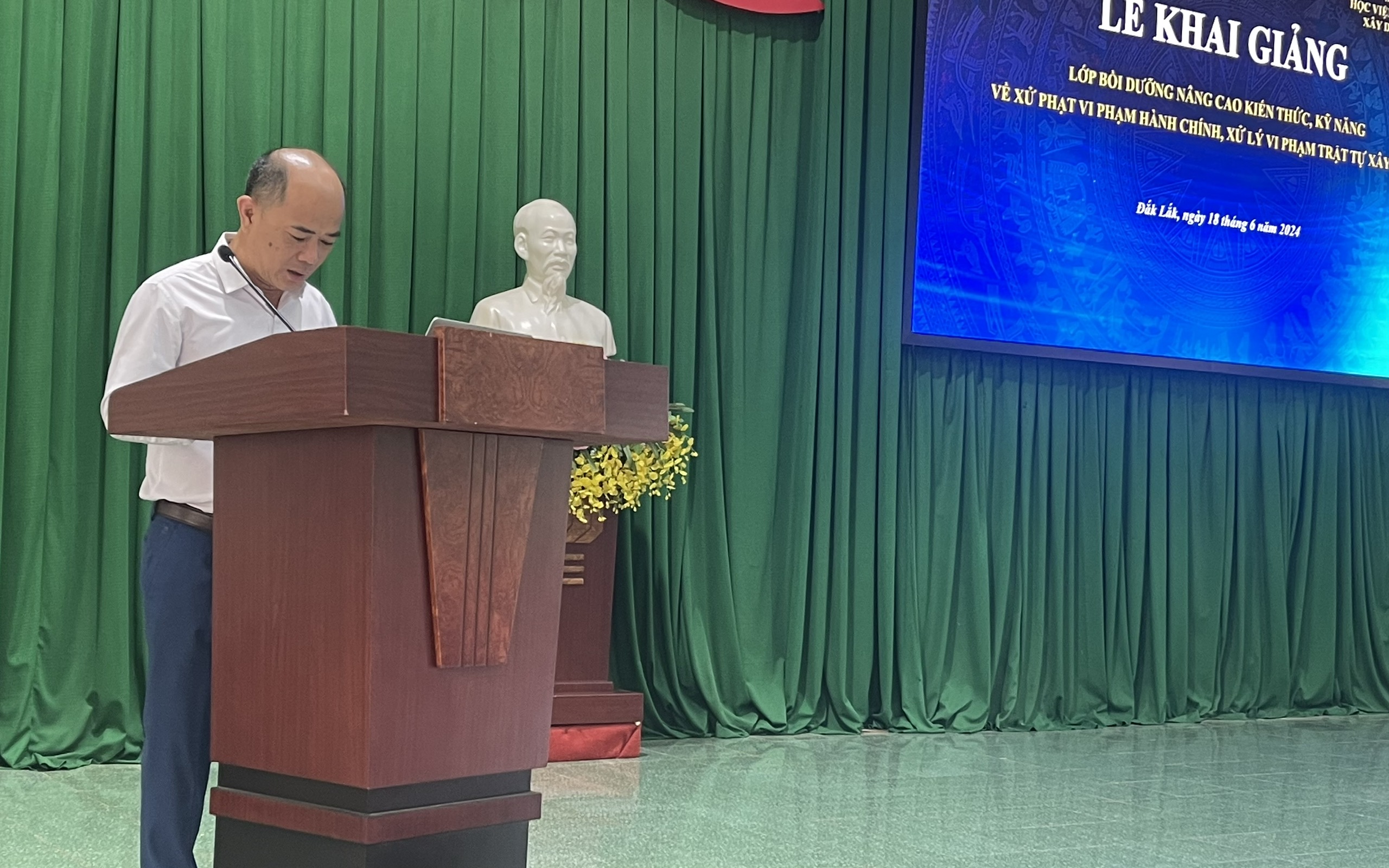 Nâng cao kiến thức, kỹ năng về xử phạt vi phạm hành chính, xử lý vi phạm trật tự xây dựng tại Đắk Lắk