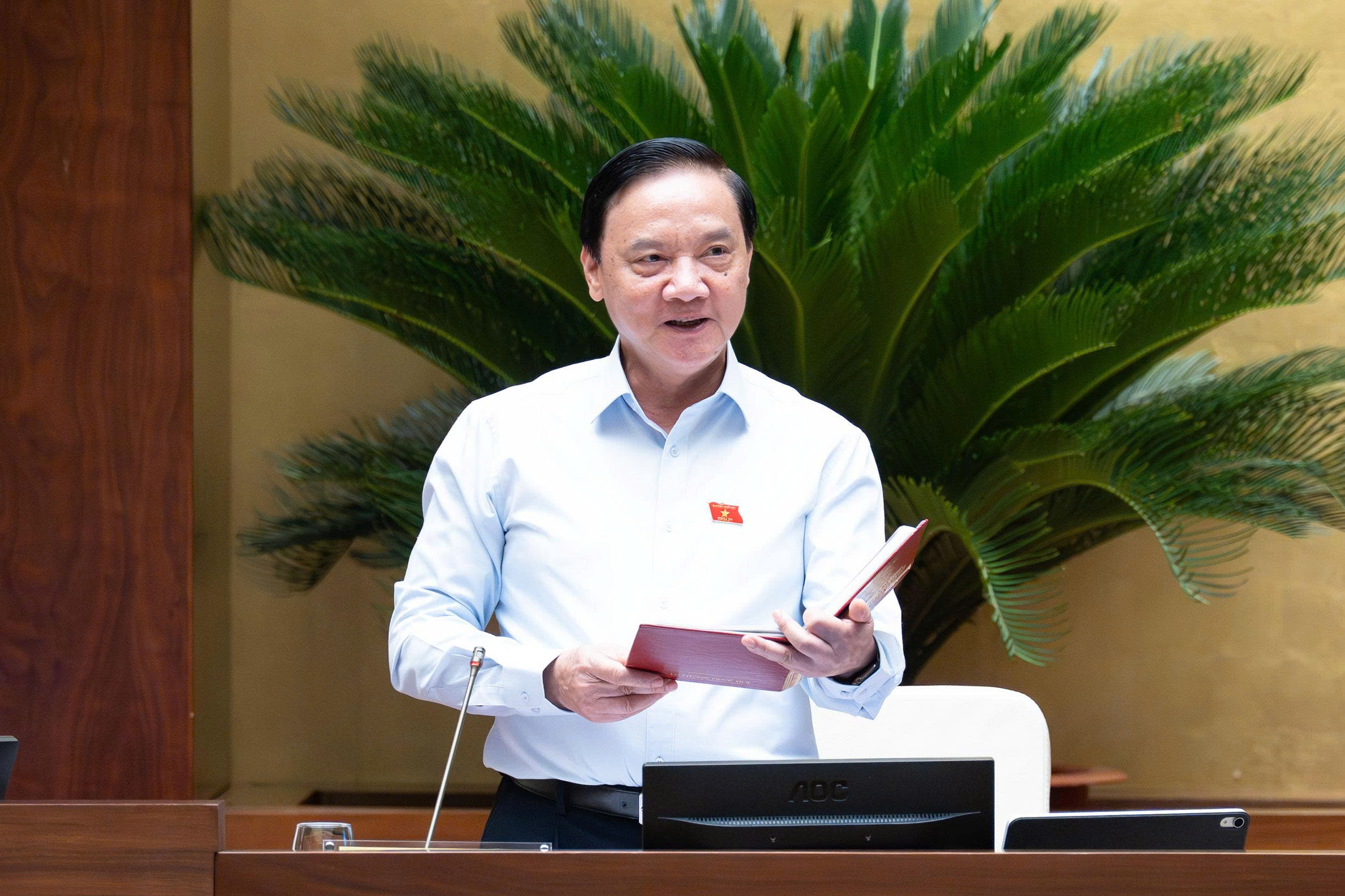 Tạo điều kiện thuận lợi cho các thành phần kinh tế đầu tư, khai thác cảng hàng không