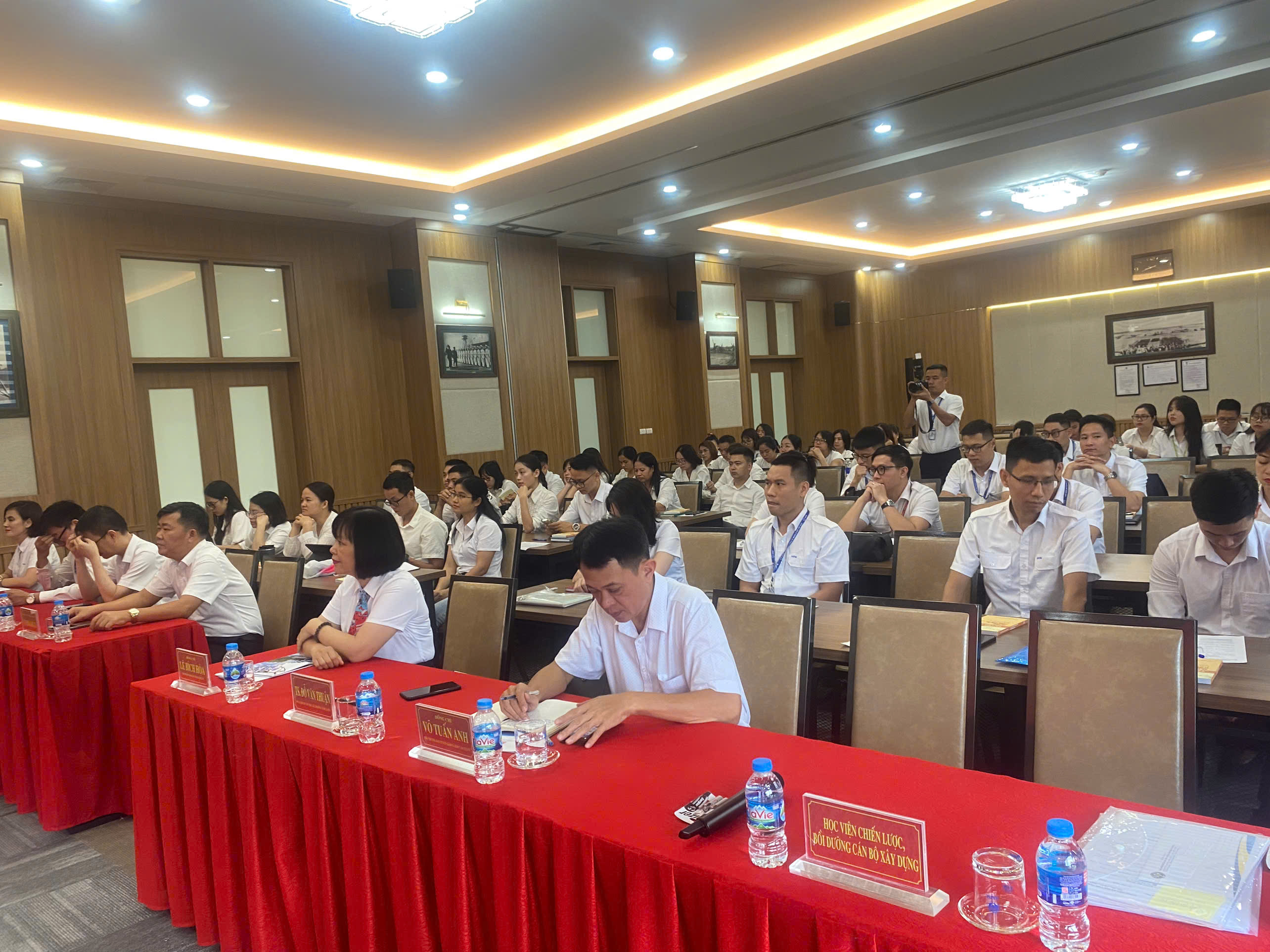 Đang tải...