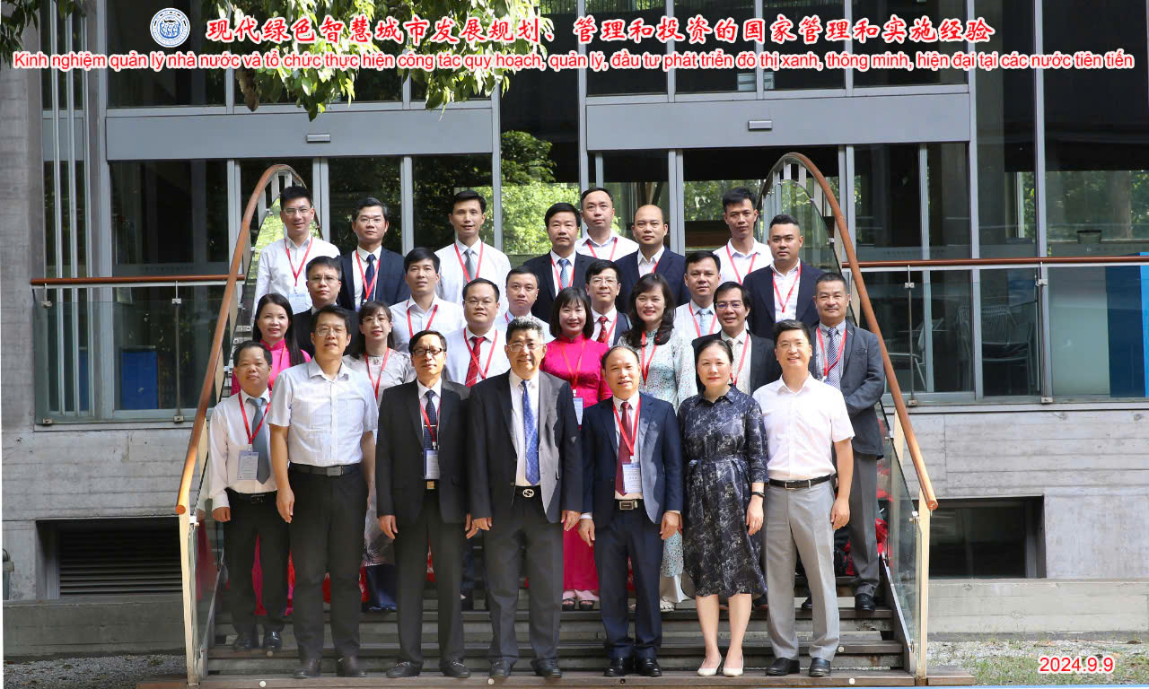 Bài về khóa học "Kinh nghiệm quản lý nhà nước và tổ chức thực hiện công tác quy hoạch, quản lý, đầu tư phát triển đô thị xanh, thông minh hiện đại tại các nước tiên tiến" tại Trung Quốc
