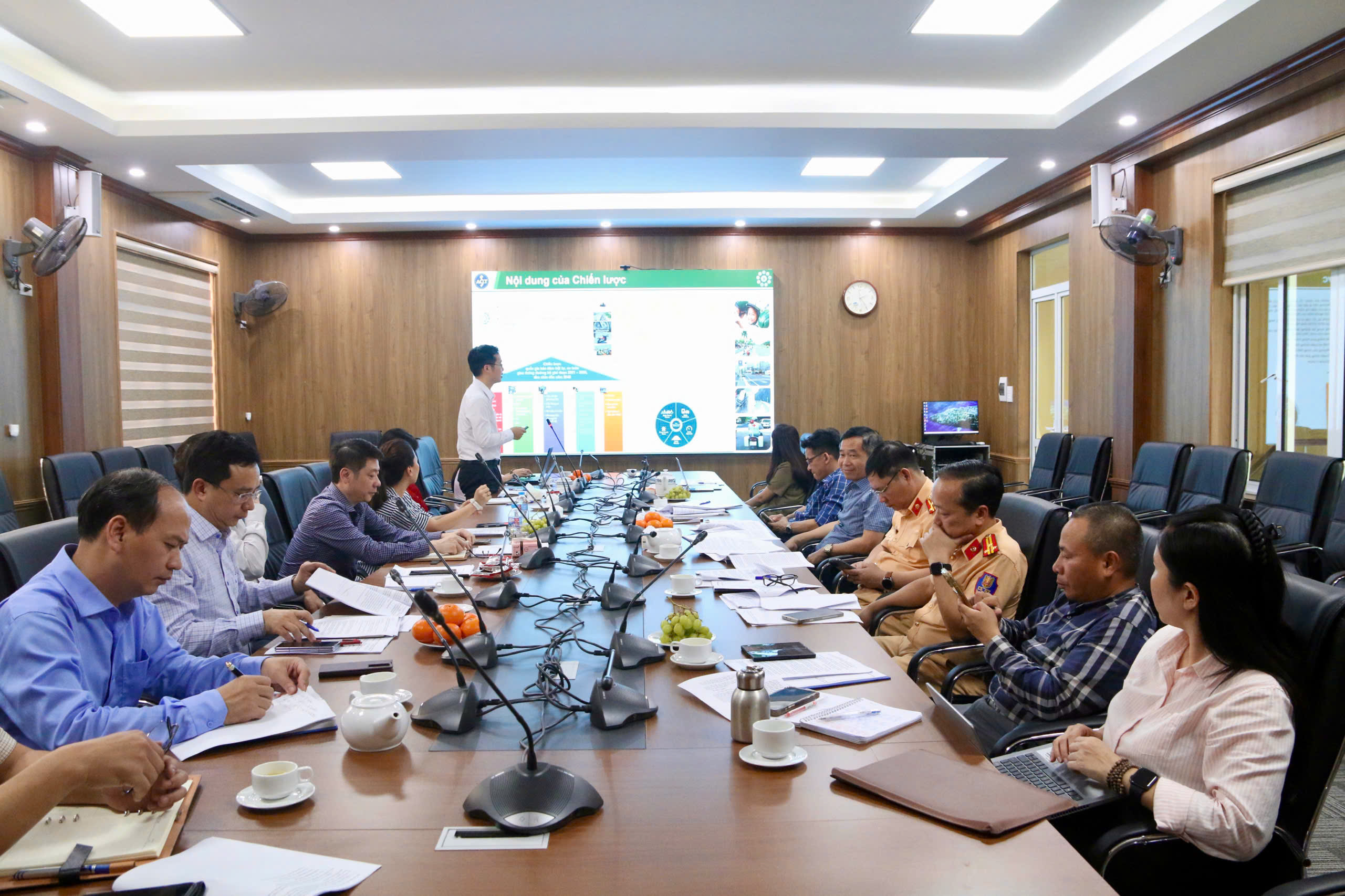 Đánh giá thực hiện Chiến lược quốc gia bảo đảm ATGT đường bộ: Cần giải pháp căn cơ cho giai đoạn mới