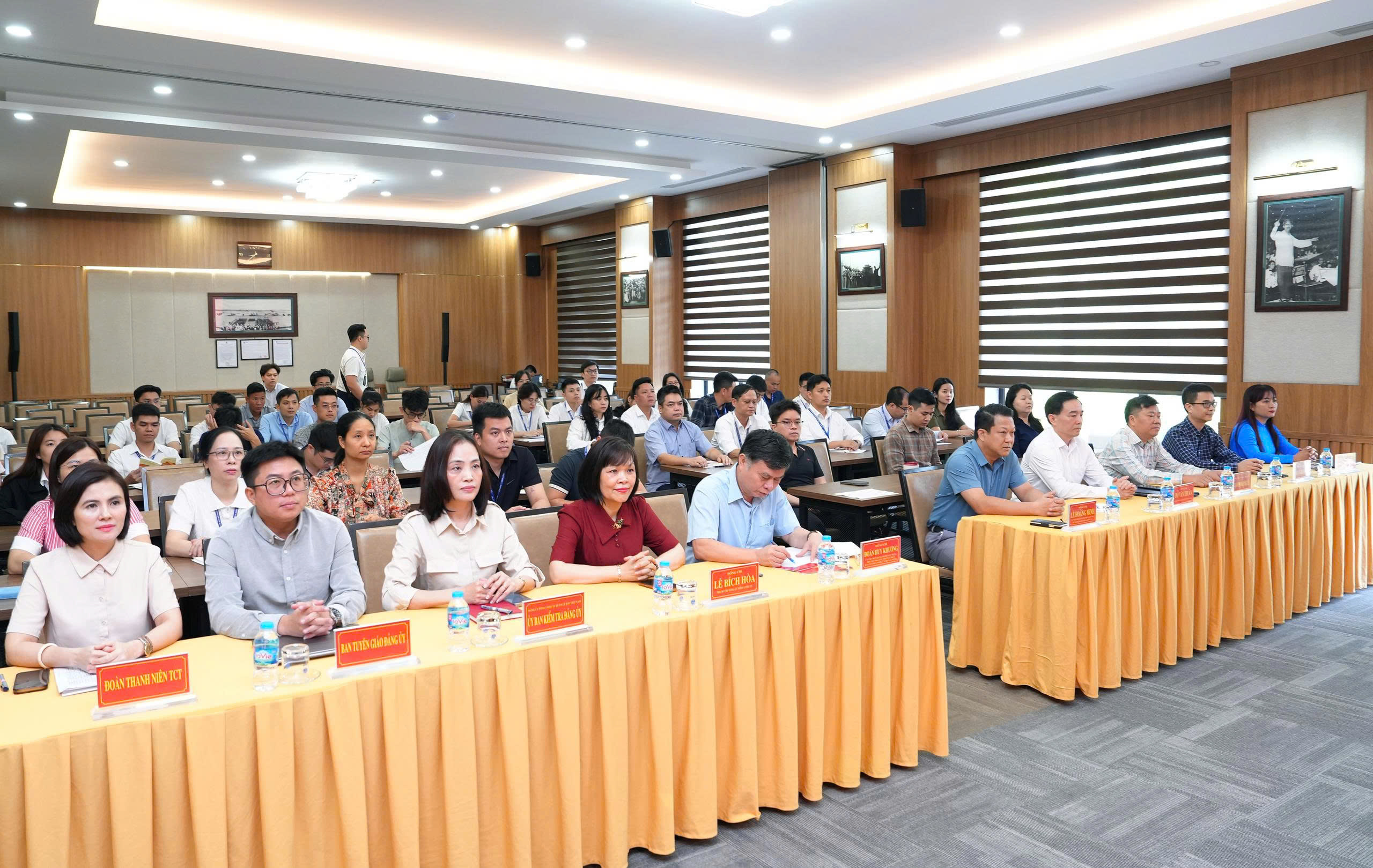Đang tải...