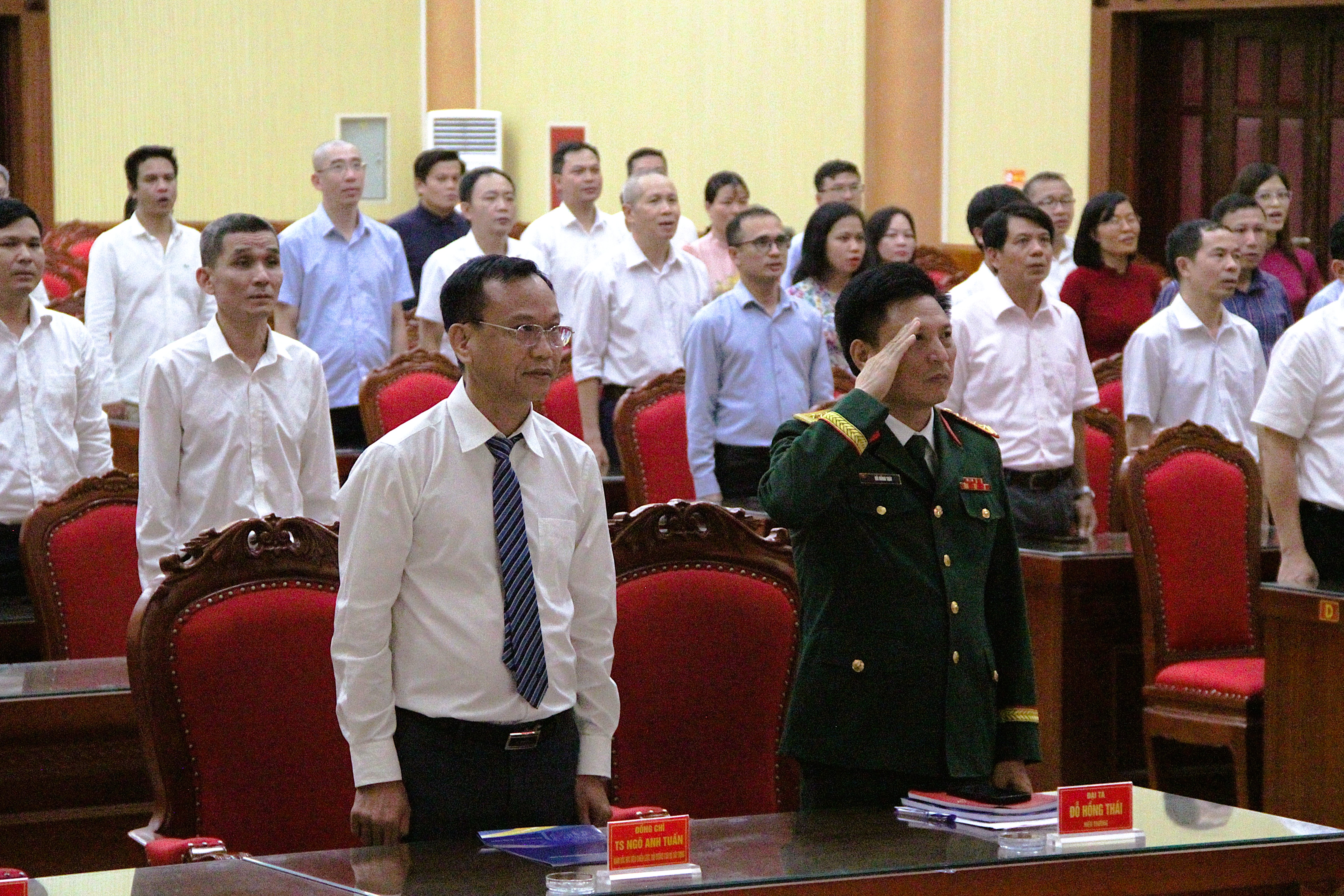 Bế giảng Lớp Bồi dưỡng kiến thức quốc phòng - an ninh đối tượng 3 năm 2026