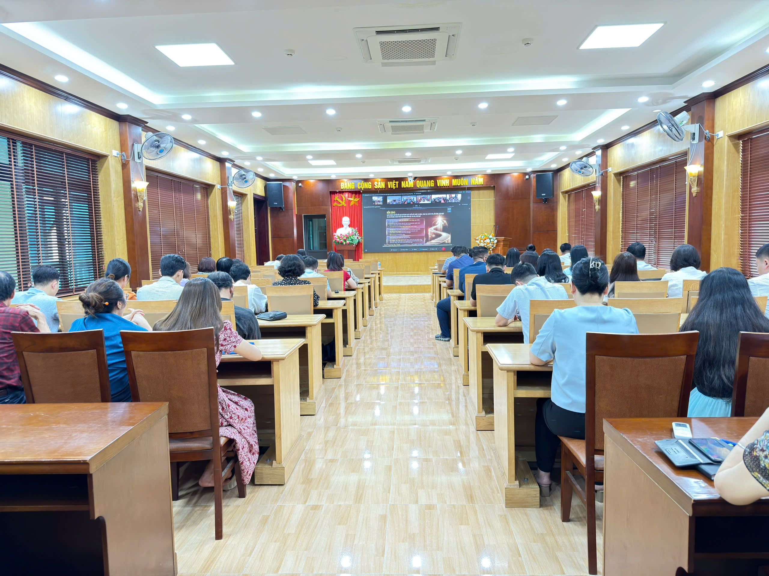 Học viện Chiến lược, bồi dưỡng cán bộ xây dựng tổ chức điểm cầu trực tuyến Hội nghị toàn quốc quán triệt và triển khai thực hiện Nghị quyết Hội nghị Trung ương 3