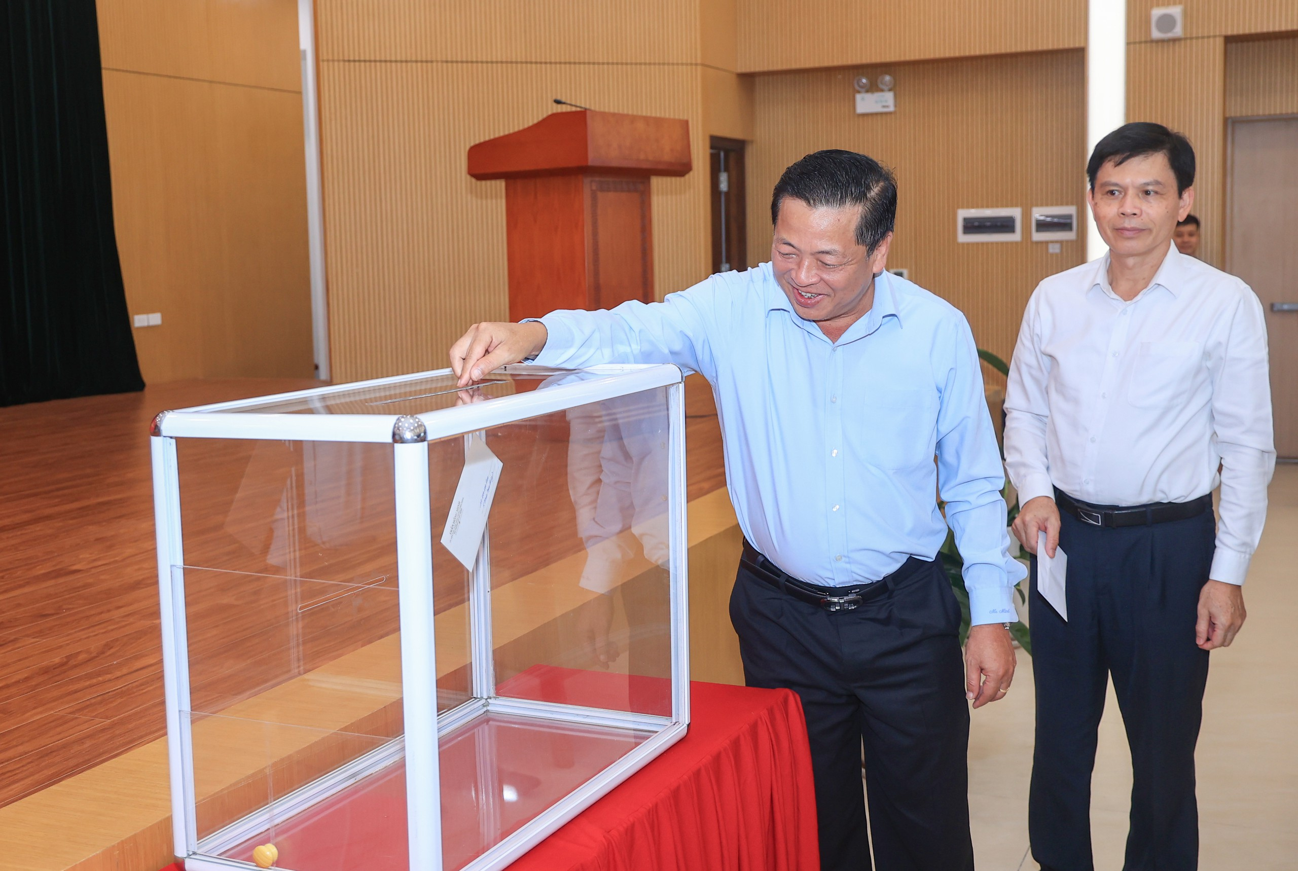 Đang tải...