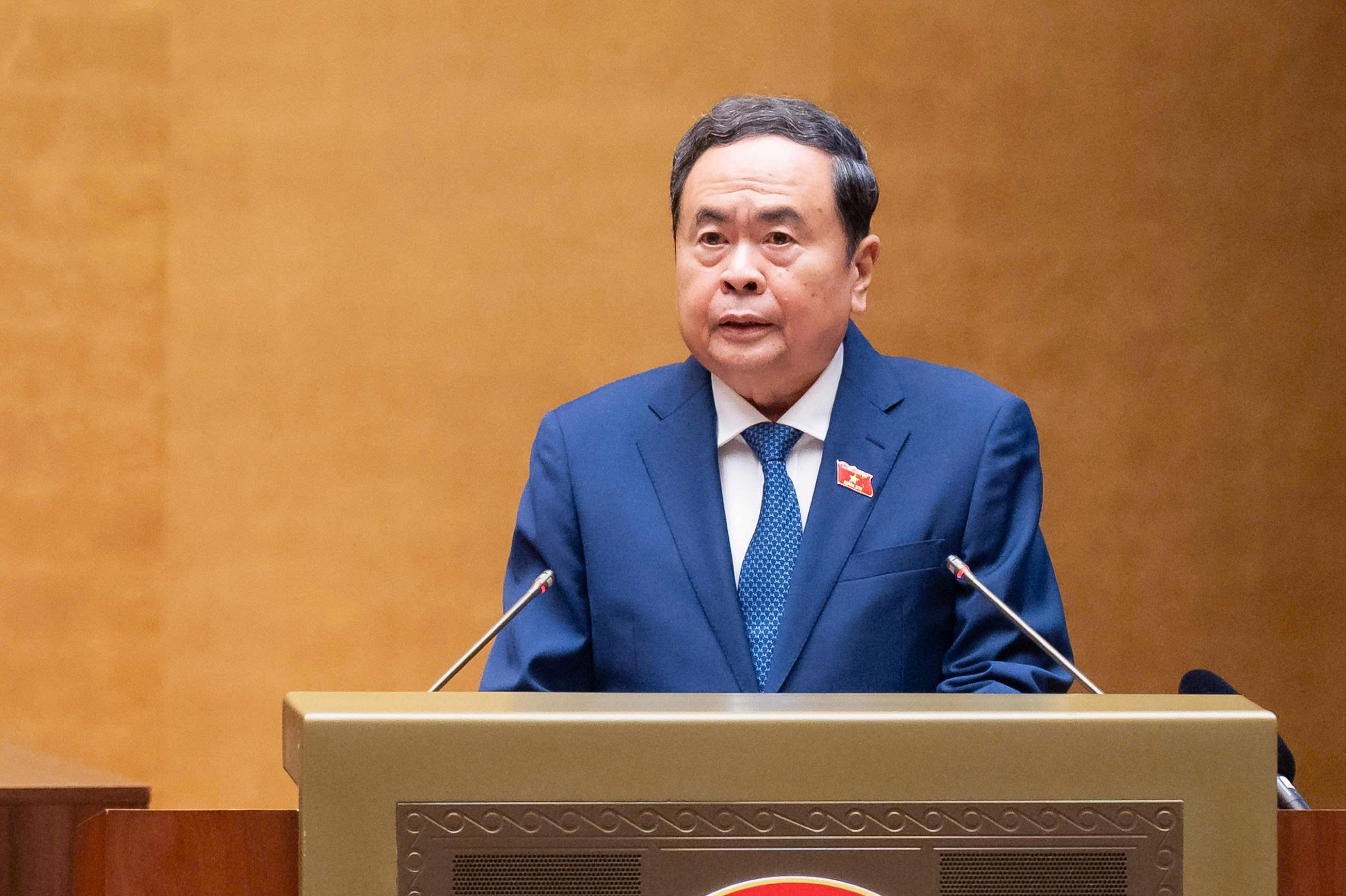 Đang tải...