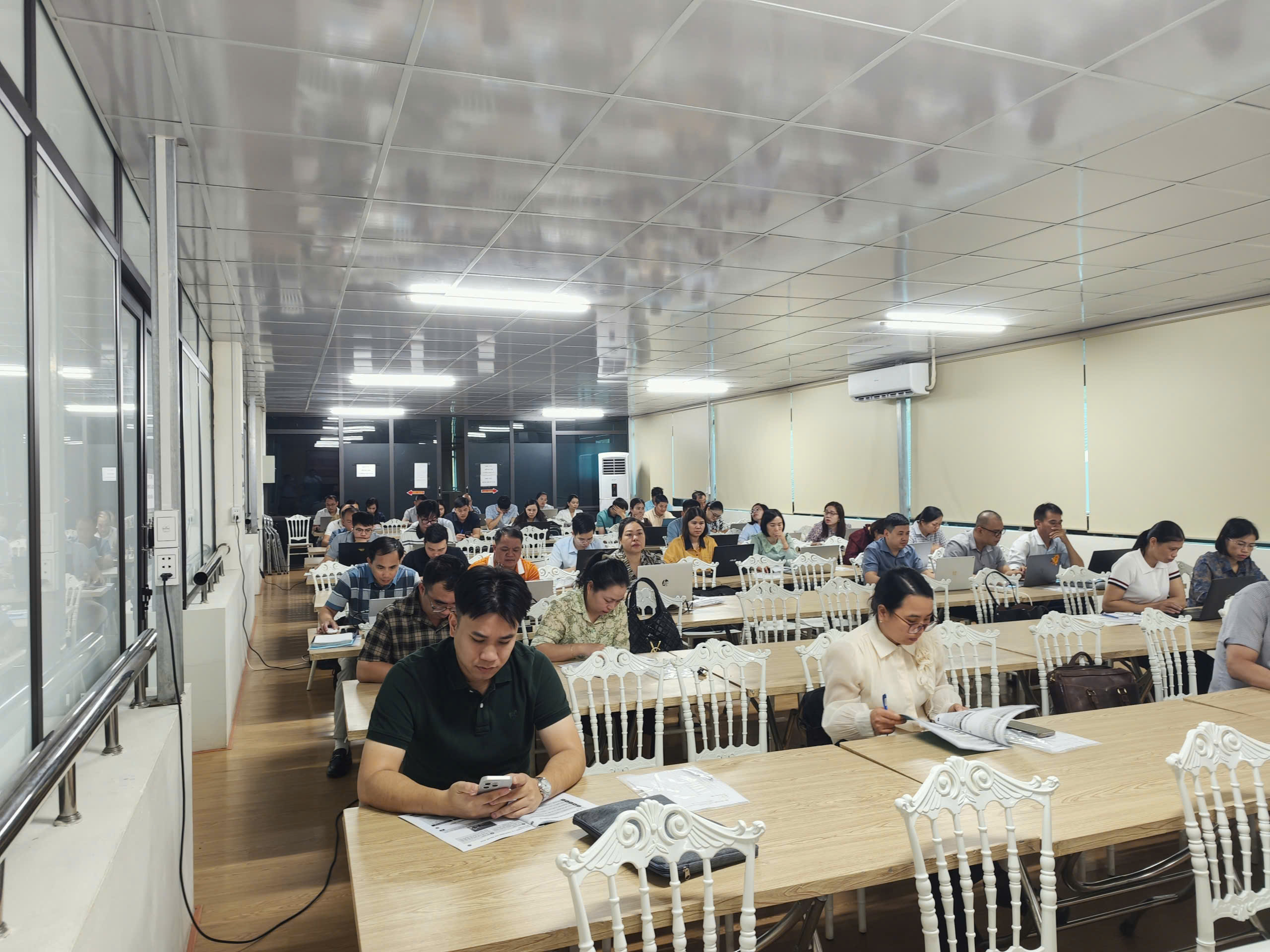 Khai giảng Lớp bồi dưỡng lập và thẩm định dự án, thiết kế xây dựng cấp xã K2/2026 tại Cao Bằng